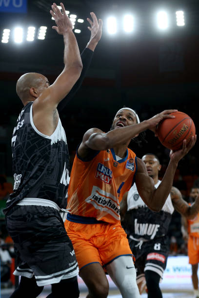 端与防守端 端与防守端