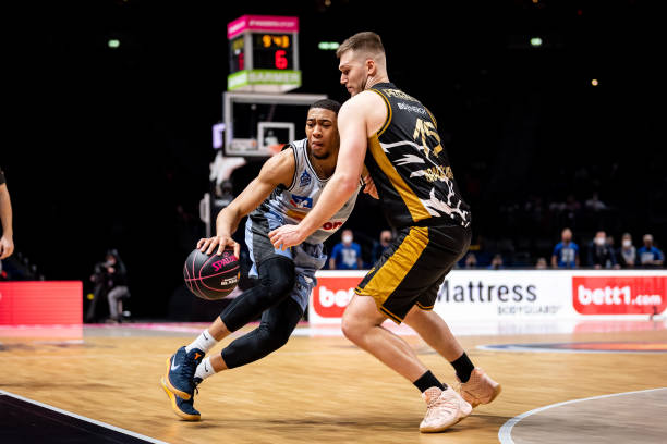 也是一场关 也是一场关