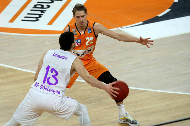 他的存在吸 他的存在吸